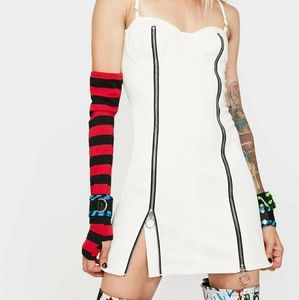 Current Mood Turn it in white dress